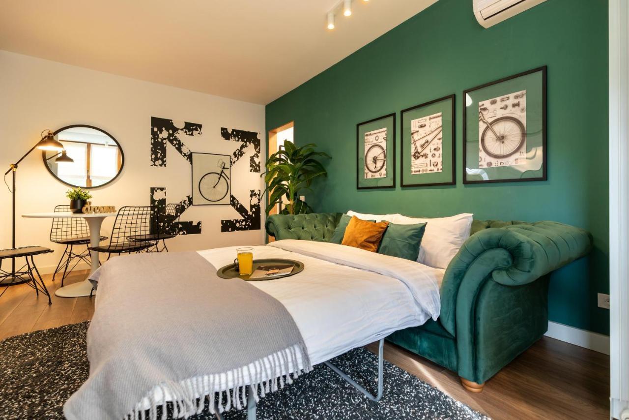 Downtown Retreat: Spacious 2-Br By Unirii Square Bucareste Exterior foto