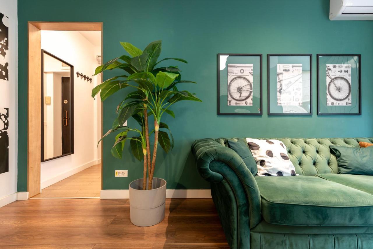 Downtown Retreat: Spacious 2-Br By Unirii Square Bucareste Exterior foto