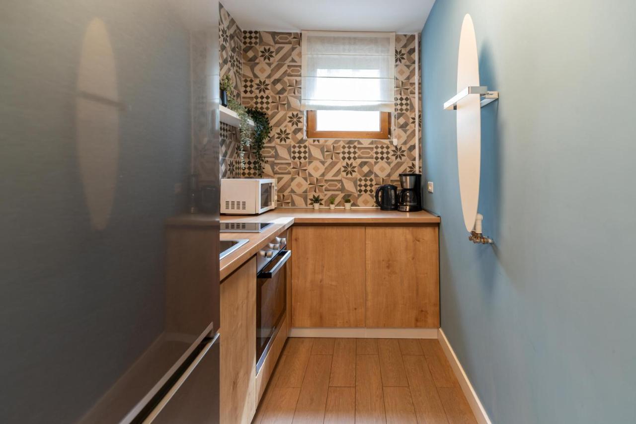 Downtown Retreat: Spacious 2-Br By Unirii Square Bucareste Exterior foto