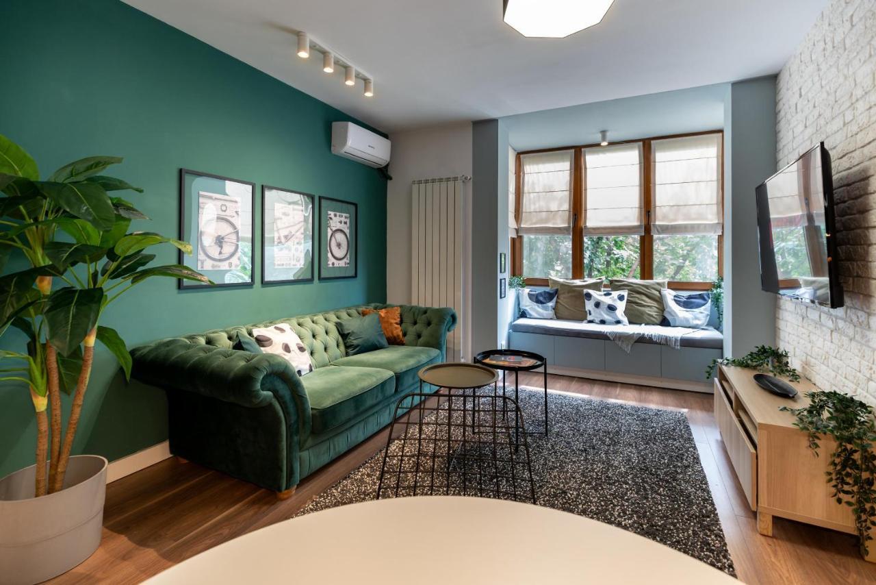 Downtown Retreat: Spacious 2-Br By Unirii Square Bucareste Exterior foto