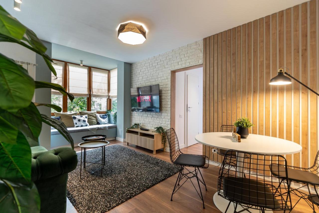 Downtown Retreat: Spacious 2-Br By Unirii Square Bucareste Exterior foto