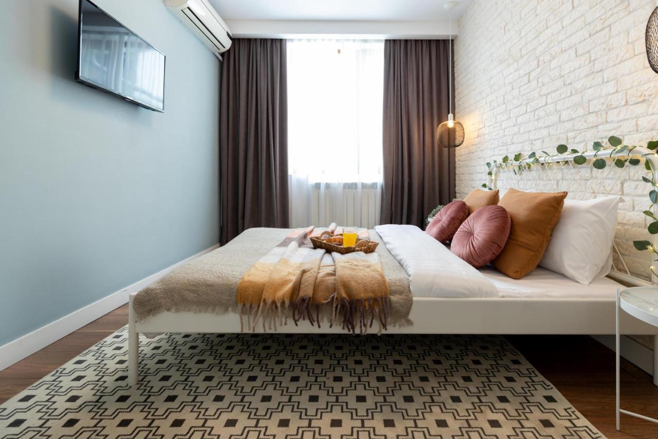 Downtown Retreat: Spacious 2-Br By Unirii Square Bucareste Exterior foto