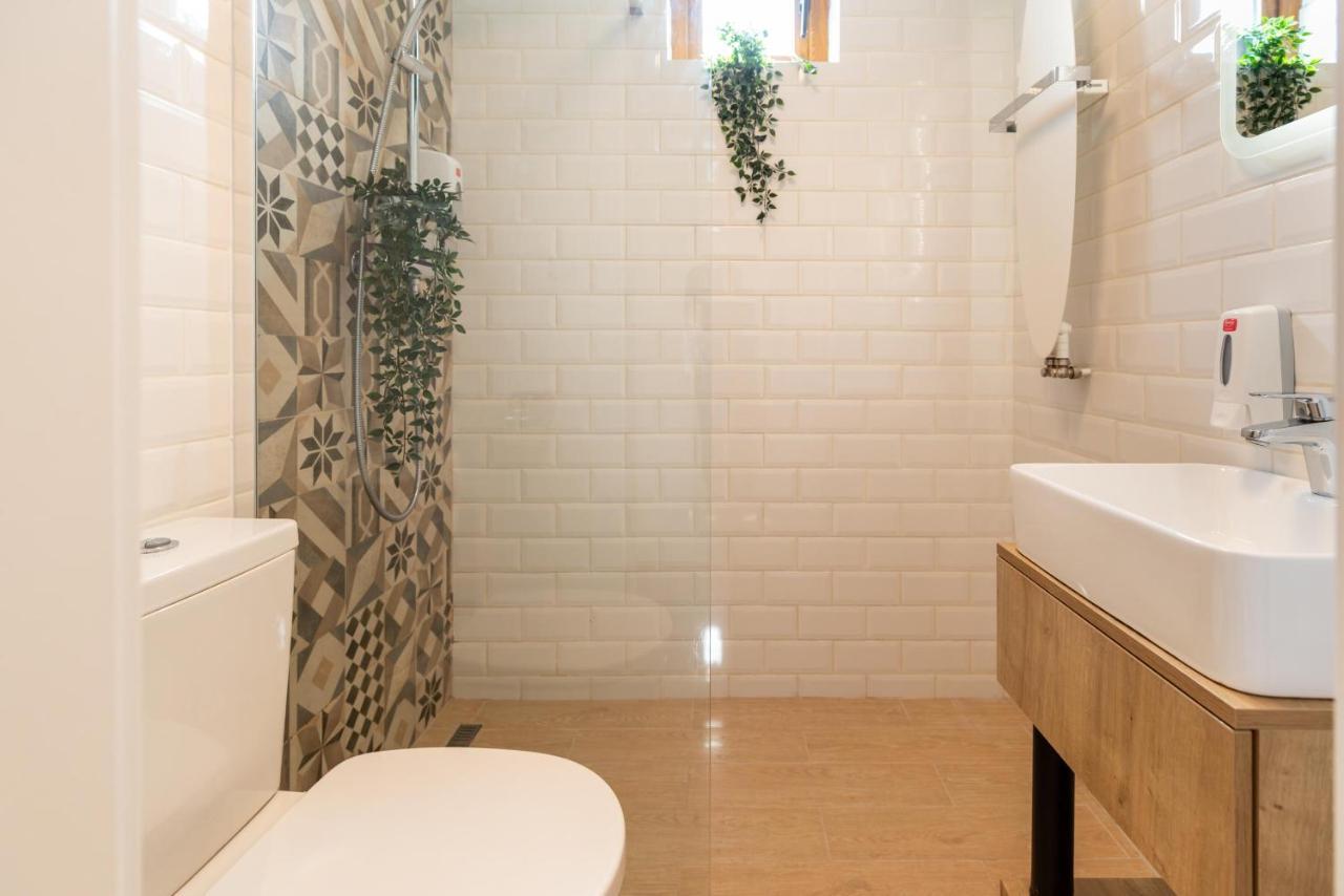 Downtown Retreat: Spacious 2-Br By Unirii Square Bucareste Exterior foto