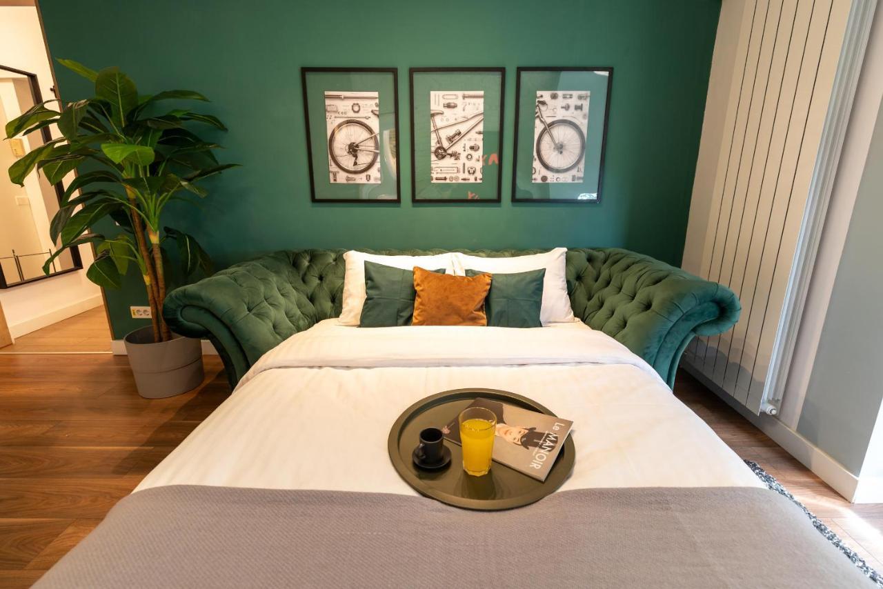 Downtown Retreat: Spacious 2-Br By Unirii Square Bucareste Exterior foto